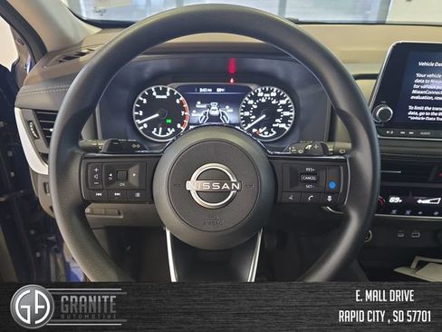 Used 2023 Nissan Rogue SV AWD/4WD image 14
