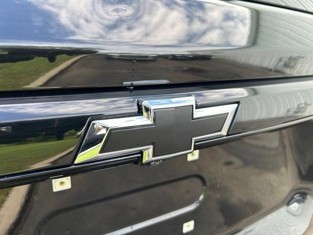 Used 2023 Chevrolet Traverse LS w/ Midnight/Sport Edition FWD image 55