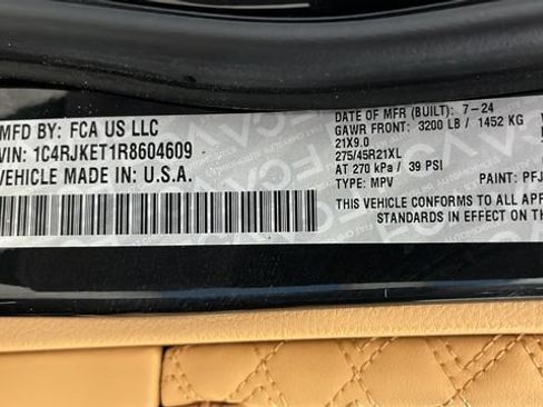 Certified 2024 Jeep Grand Cherokee L Summit AWD/4WD image 28