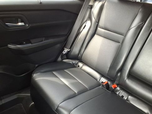 Used 2024 Nissan Rogue SV w/ SV Premium Package FWD image 16