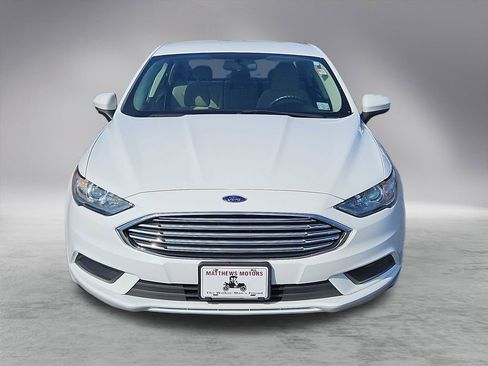 Used 2018 Ford Fusion S FWD image 2