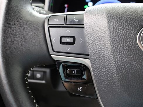 Used 2025 Toyota Camry SE FWD image 24