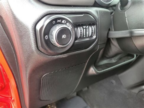 Used 2021 Jeep Wrangler Unlimited Sahara w/ Dual Top Group image 21