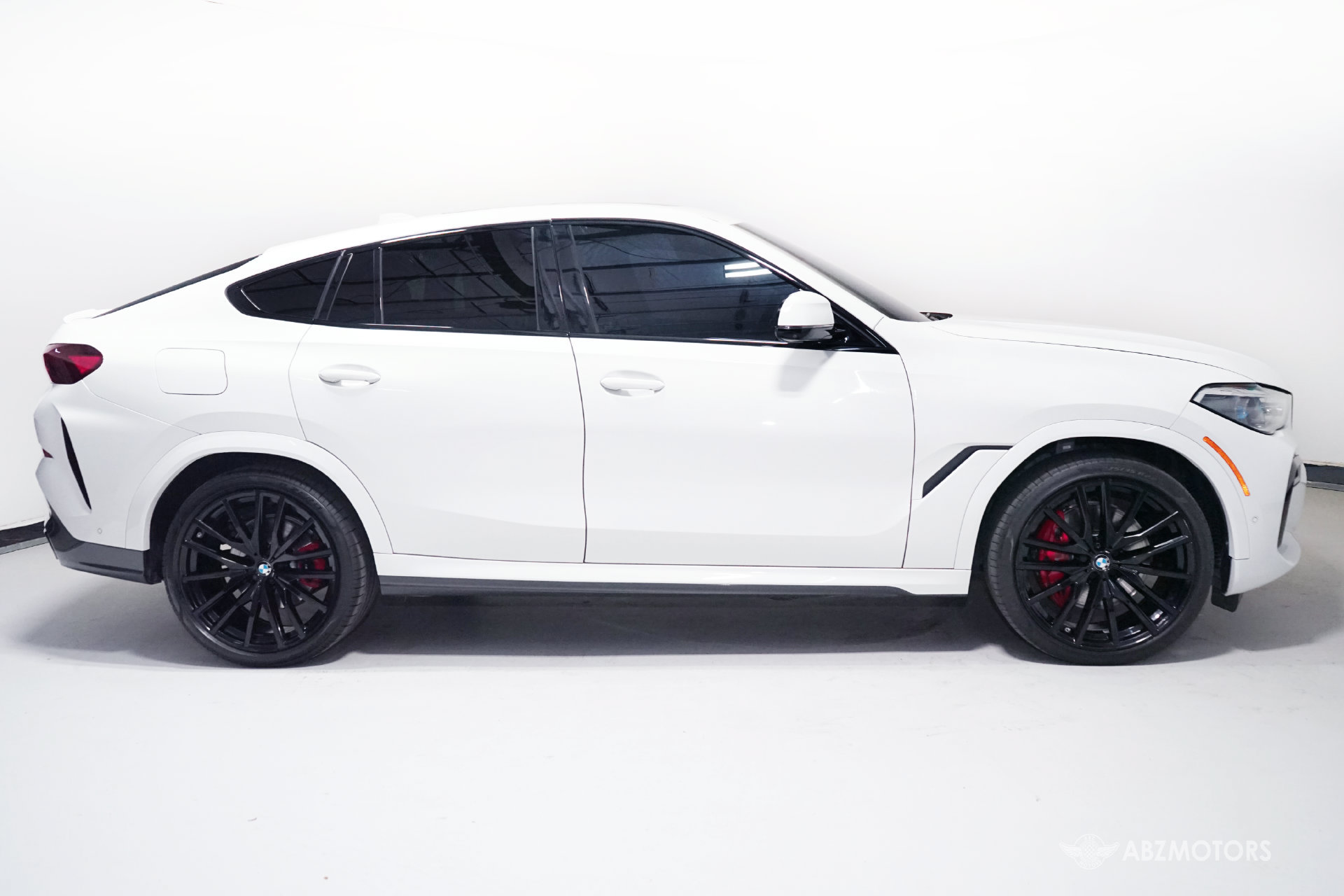 Used 2023 BMW X6 xDrive40i w/ Executive Package AWD/4WD image 3