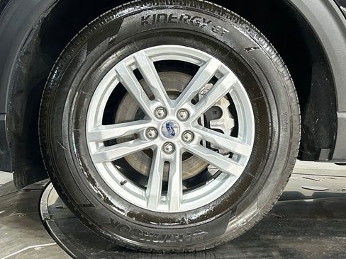 Used 2024 Ford Explorer XLT w/ Class IV Trailer Tow Package AWD/4WD image 26