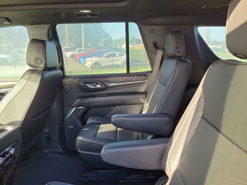 Used 2023 GMC Yukon Denali AWD/4WD image 14