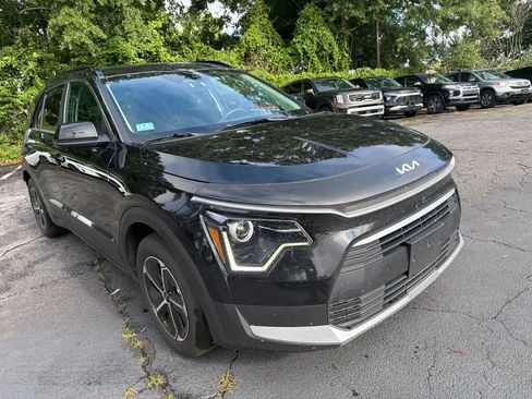 Used 2025 Kia Niro LX FWD image 6