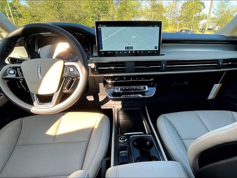 New 2026 Lincoln Corsair Premiere image 5