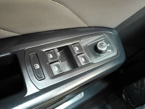 Used 2021 Volkswagen Atlas SE w/ Panoramic Sunroof Package AWD/4WD image 37