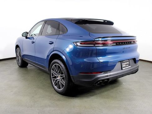Certified 2026 Porsche Cayenne S AWD/4WD image 3