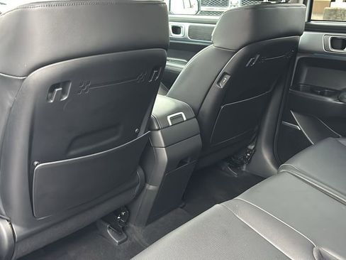 Used 2025 Hyundai Santa Fe Limited image 32