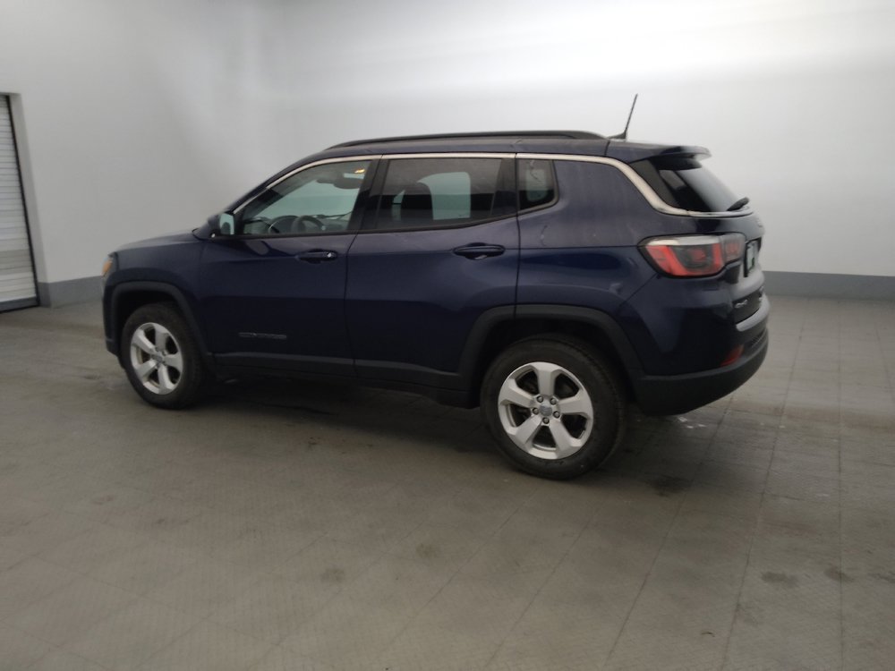 Used 2019 Jeep Compass Latitude w/ Cold Weather Group AWD/4WD image 3