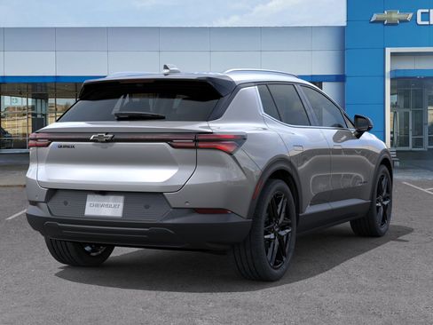 New 2026 Chevrolet Equinox EV LT w/ LPO, Blackout Package FWD image 4