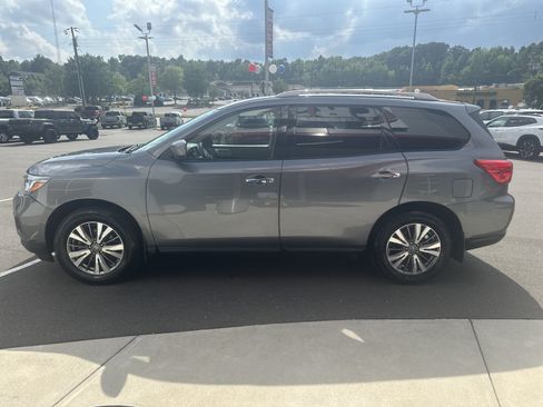 Used 2020 Nissan Pathfinder S AWD/4WD image 5