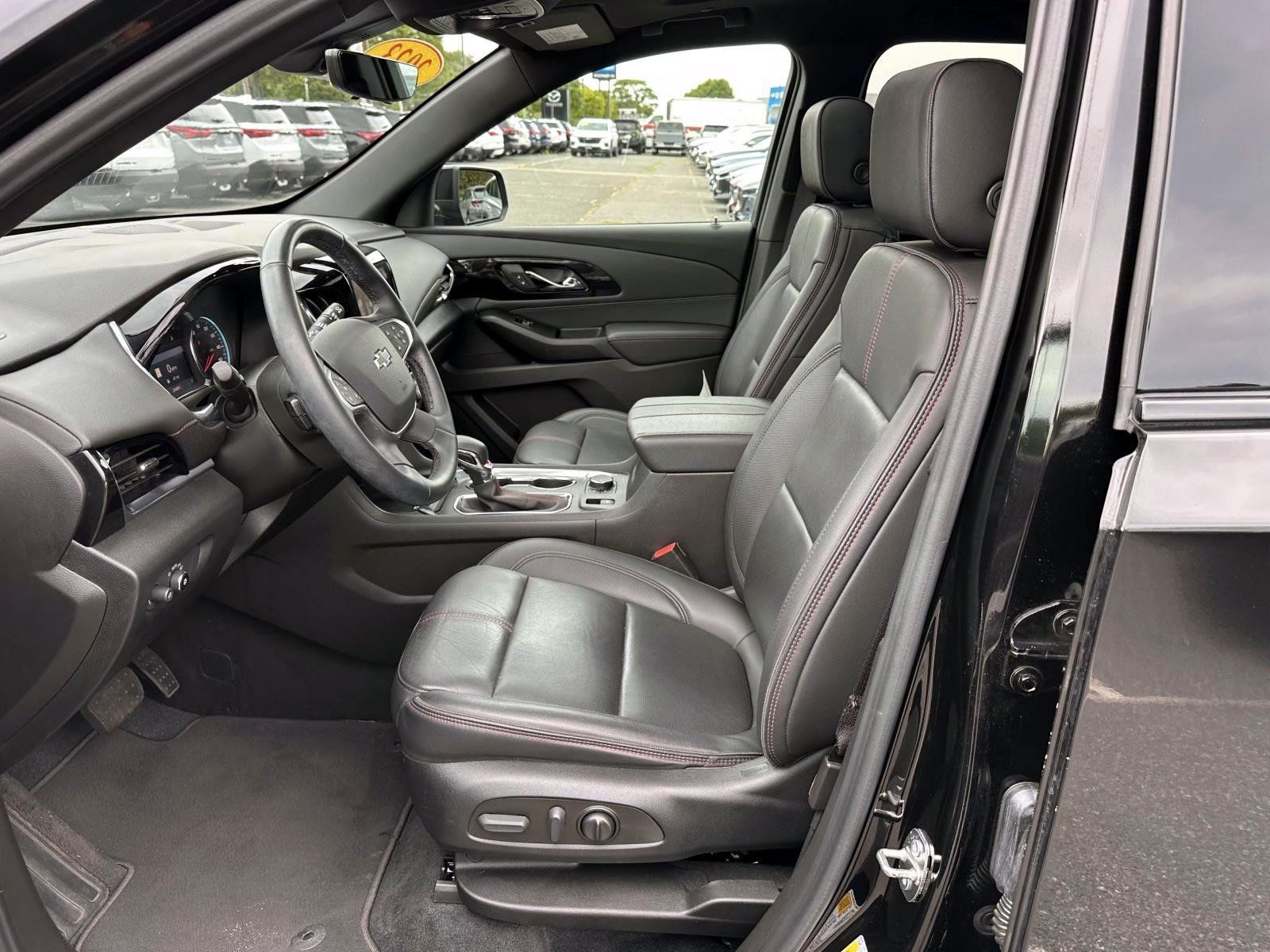 Used 2023 Chevrolet Traverse RS AWD/4WD image 11