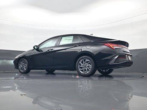 New 2026 Hyundai Elantra Blue image 27
