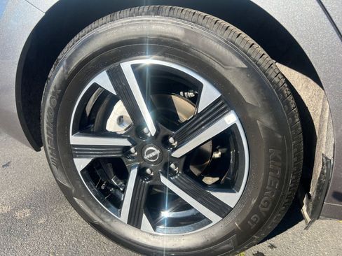 Used 2025 Nissan Sentra SV image 30