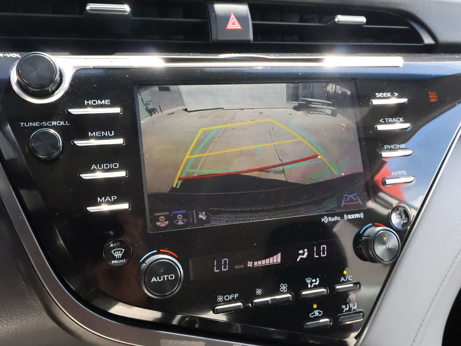 Used 2020 Toyota Camry XLE FWD image 47