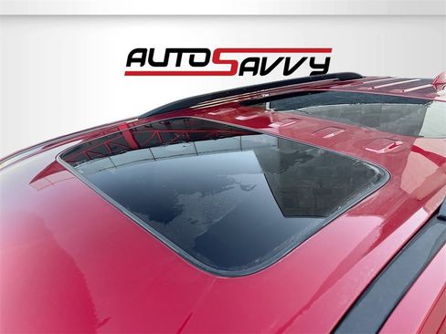 Used 2023 Chevrolet Traverse RS image 23