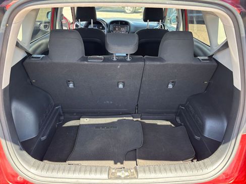 Used 2024 Kia Soul LX w/ Option Group 015 FWD image 29