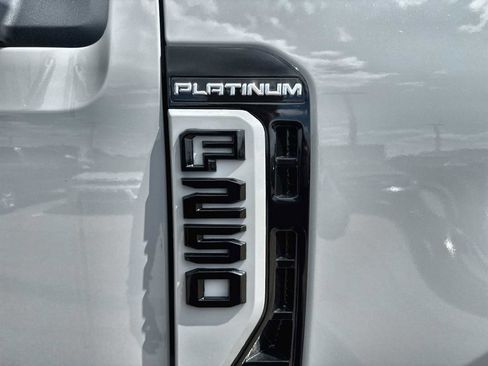 Used 2026 Ford F250 Platinum AWD/4WD image 15