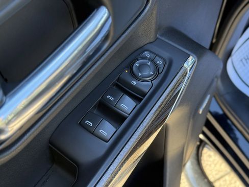 Used 2019 Chevrolet Silverado 1500 RST image 15