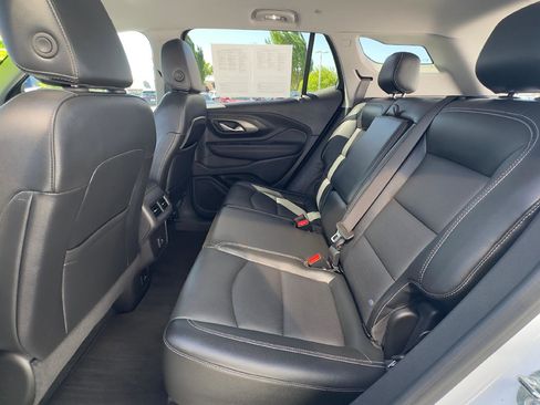 Used 2024 GMC Terrain SLT AWD/4WD image 9