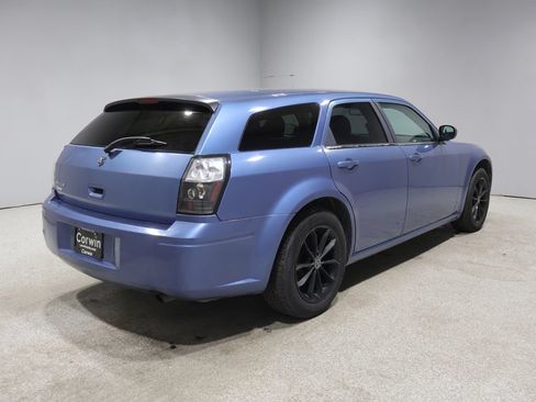 Used 2007 Dodge Magnum SE RWD image 2