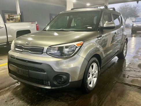 Used 2019 Kia Soul + image 2