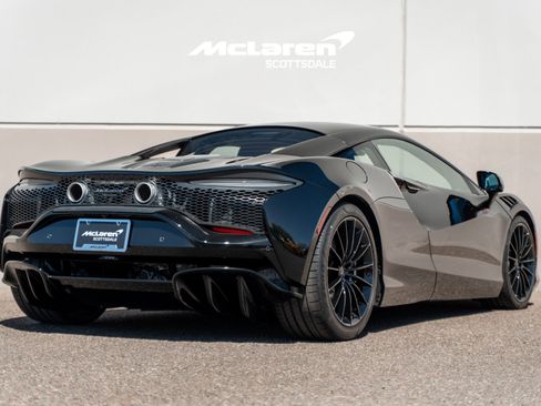 New 2026 McLaren Artura image 7