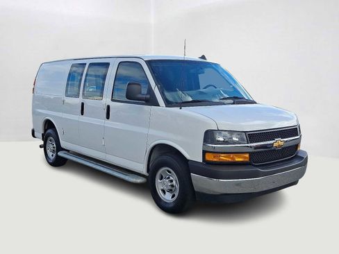 Used 2023 Chevrolet Express 2500 w/ Driver Convenience Package image 4