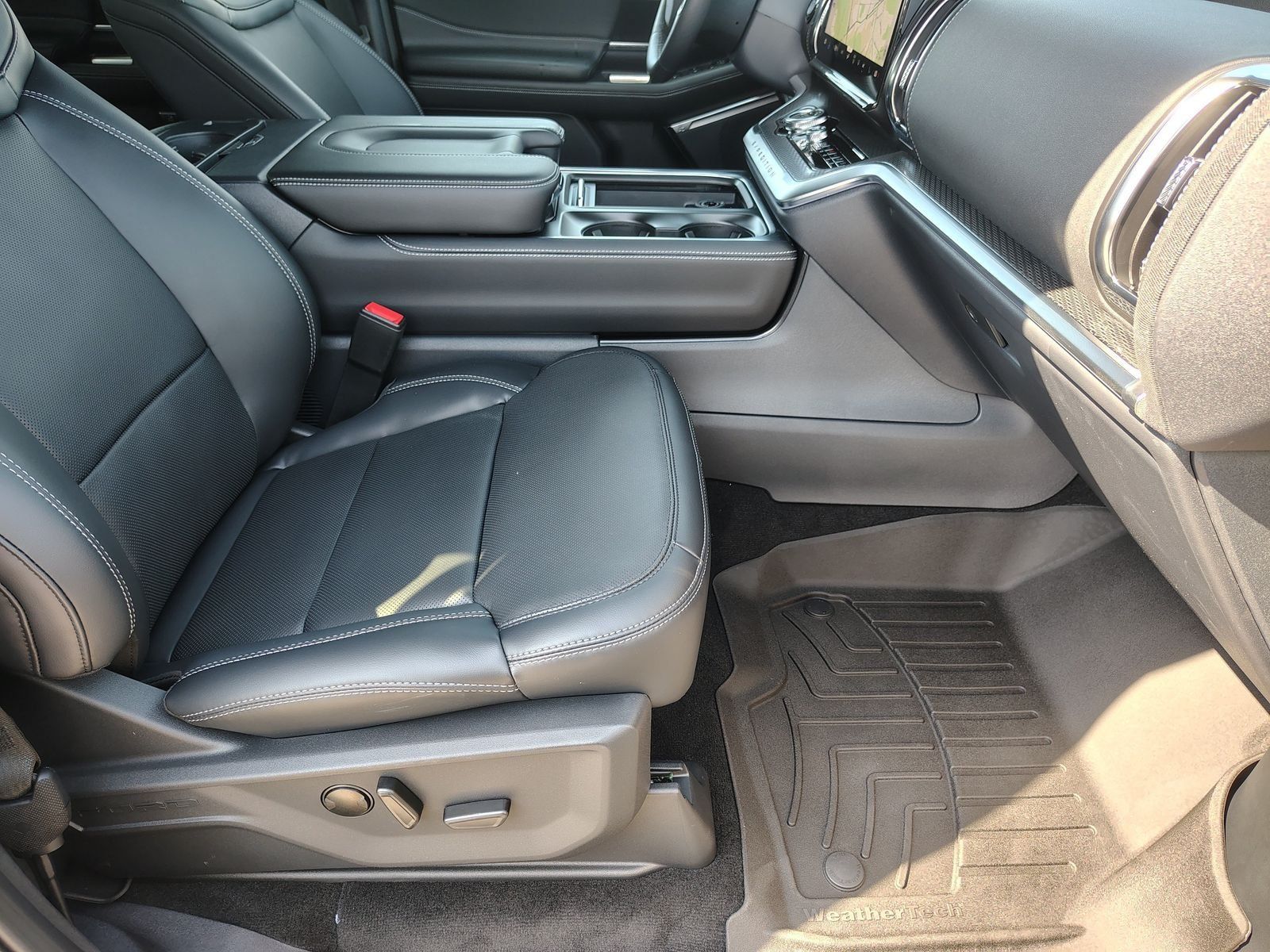 New 2027 Ford Expedition Platinum w/ Stealth Performance Package AWD/4WD image 28