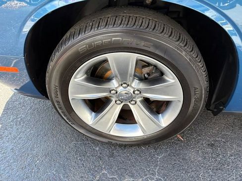 Used 2021 Dodge Challenger SXT image 3