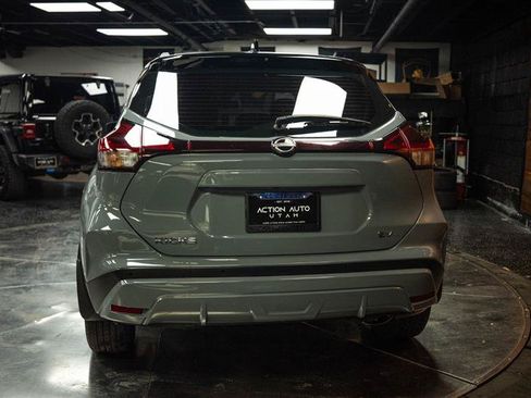 Used 2024 Nissan Kicks SV FWD image 6