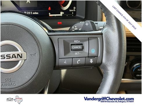 Used 2021 Nissan Rogue Platinum FWD image 14