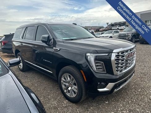 Used 2025 GMC Yukon Denali w/ Sun & Power Step Package AWD/4WD image 9