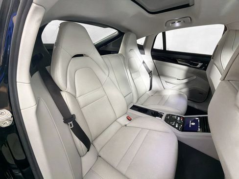 Used 2019 Porsche Panamera 4 image 27