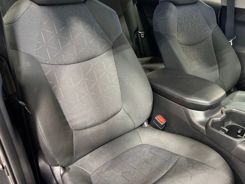 Used 2022 Toyota RAV4 XLE image 45