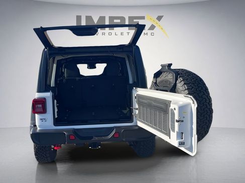 Used 2025 Jeep Wrangler Unlimited Rubicon AWD/4WD image 28