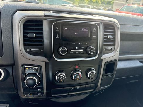 Used 2018 RAM 1500 Express AWD/4WD image 23