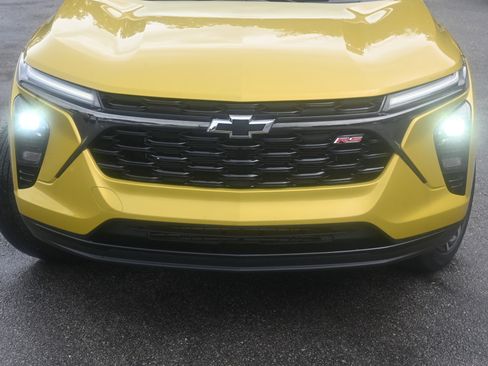 Used 2024 Chevrolet Trax RS w/ Driver Confidence Package image 12