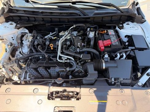 Used 2025 Nissan Altima 2.5 SV FWD image 26