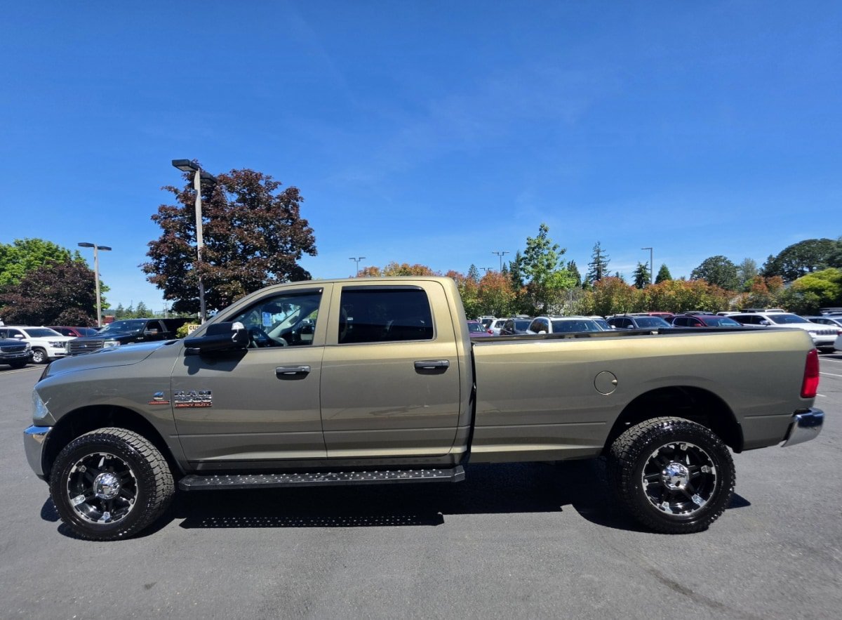 Used 2014 RAM 2500 Tradesman w/ Chrome Appearance Group AWD/4WD image 2