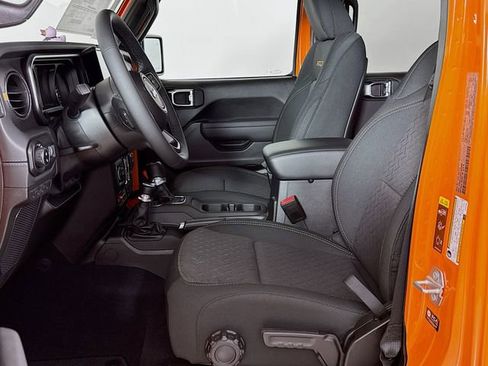 New 2025 Jeep Gladiator Mojave w/ Safety Group image 21