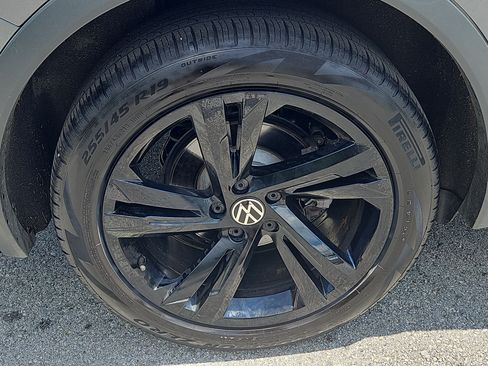 Certified 2024 Volkswagen Tiguan SE R-Line AWD/4WD image 30