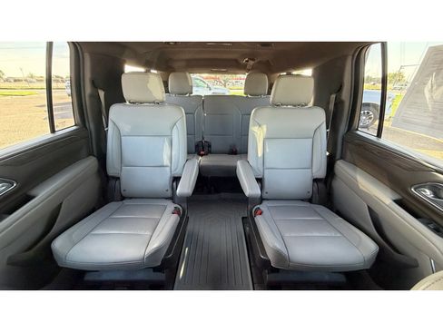 Used 2022 Chevrolet Suburban Z71 w/ Z71 Off-Road Package image 24