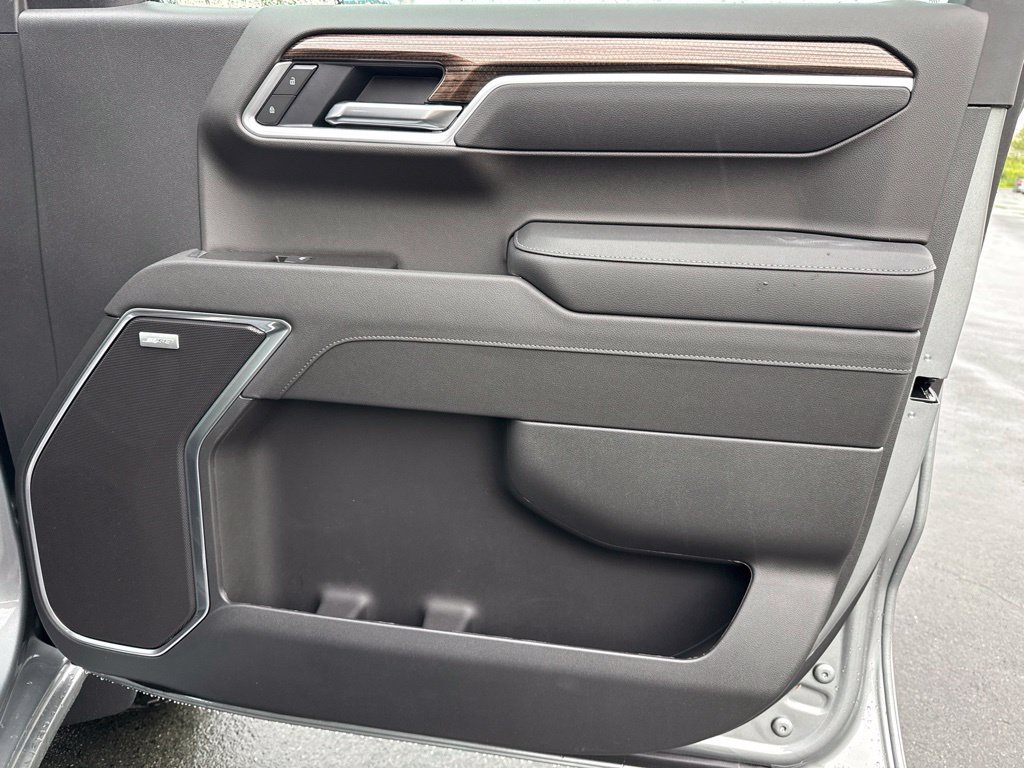 New 2026 Chevrolet Silverado 1500 RST w/ Dark Appearance Package AWD/4WD image 9