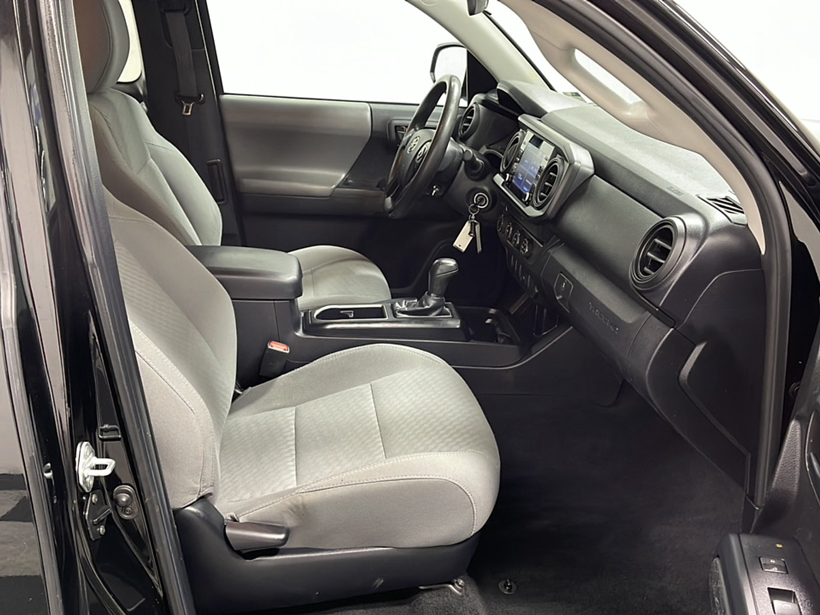 Used 2021 Toyota Tacoma SR AWD/4WD image 19