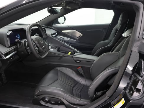 Used 2023 Chevrolet Corvette Stingray Premium Cpe w/ Z51 Performance Package image 8