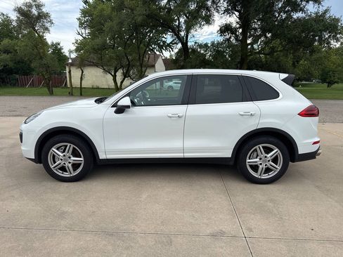 Used 2015 Porsche Cayenne S AWD/4WD image 2